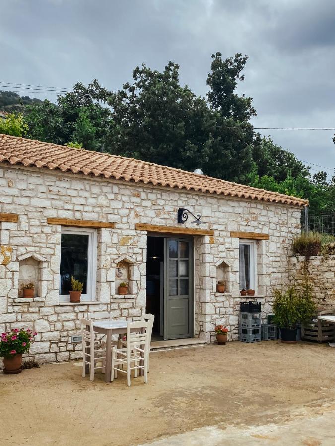 Elea Guesthouse Химара Экстерьер фото