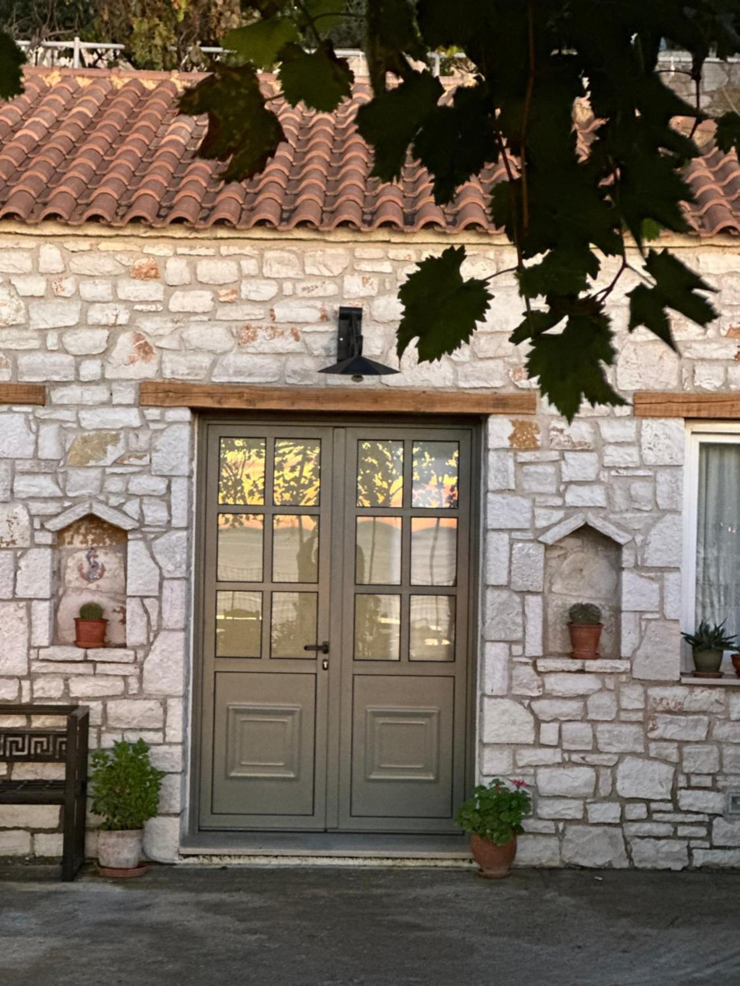 Elea Guesthouse Химара Экстерьер фото